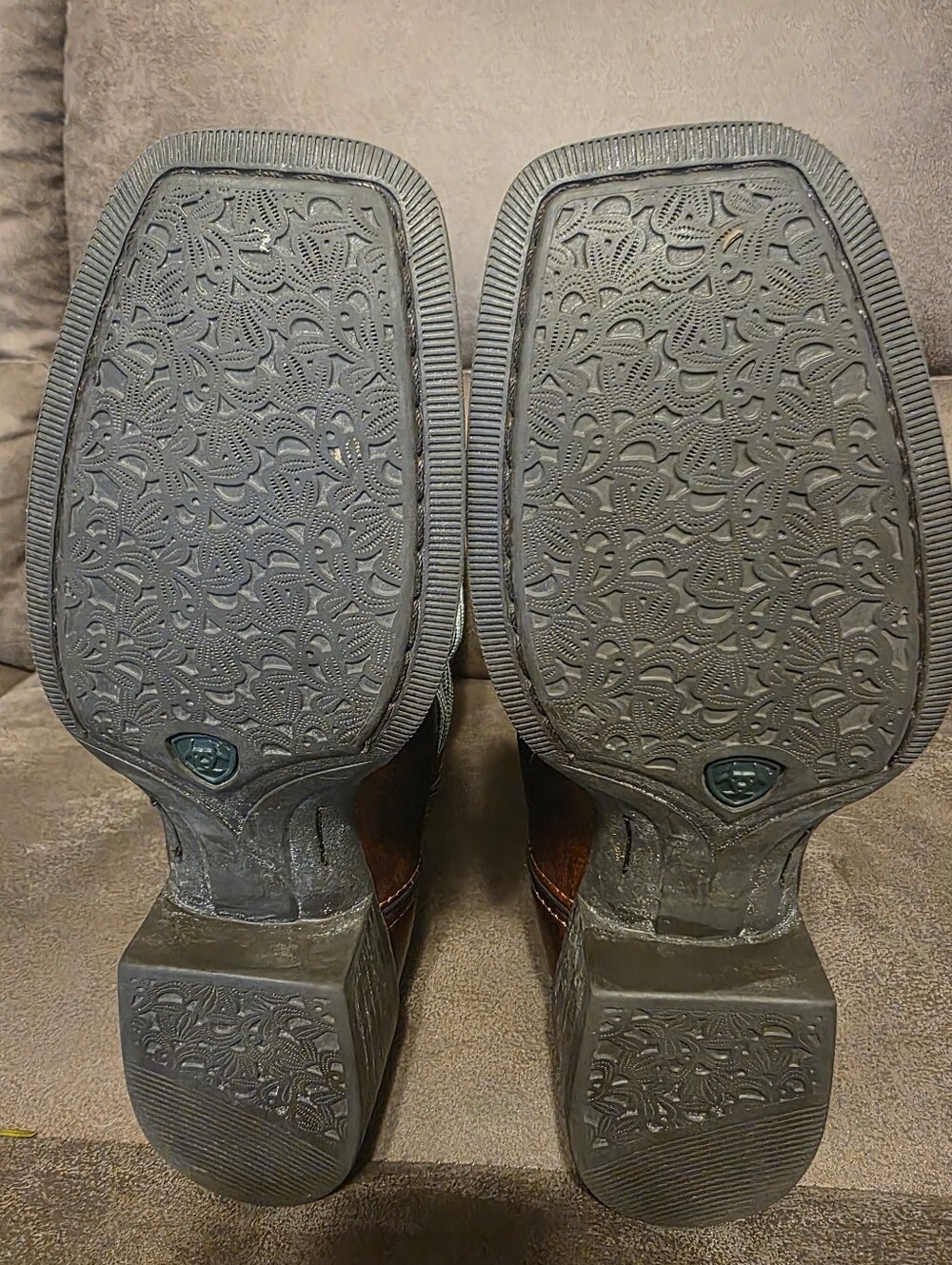 Women's Ariat Brown Leather Western Boots - Classic Pull-On Style Size 8.5 B - Picture 2 of 5